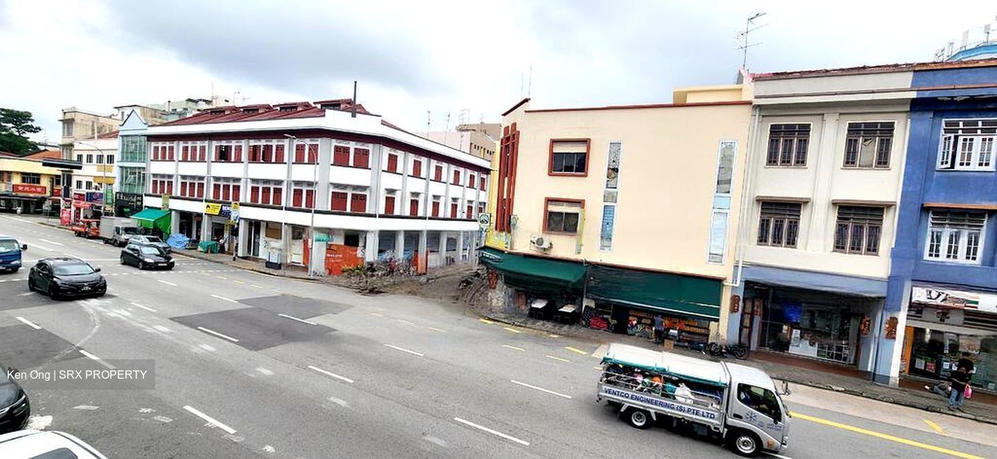 Sims Avenue (D14), Office #465834061